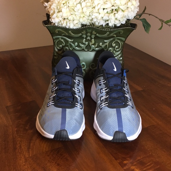 Athletic_Shoes
